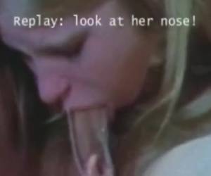 Retro porno blooper: sperma spuit uit haar neus.